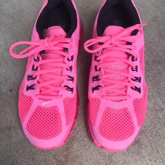 hot pink nike air max womens